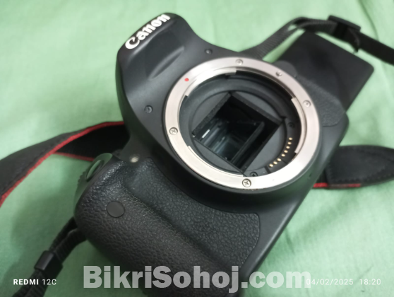 Cannon EOS 650D + Prime Lens+ New Battery+ Charger+64 GB SD